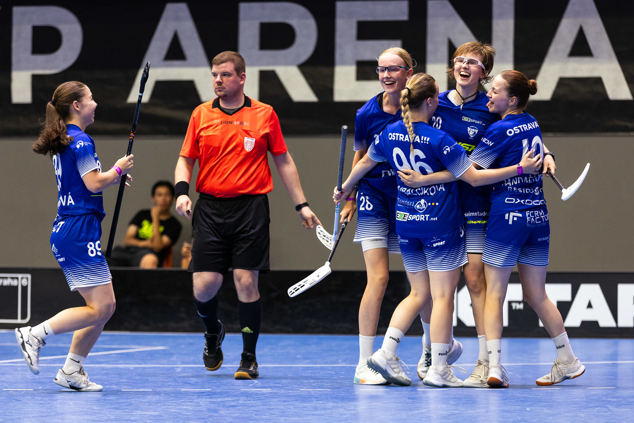 PRAGUE GAMES 2023 Juniorky vezou domů stříbrné medaile Florbal Vítkovice